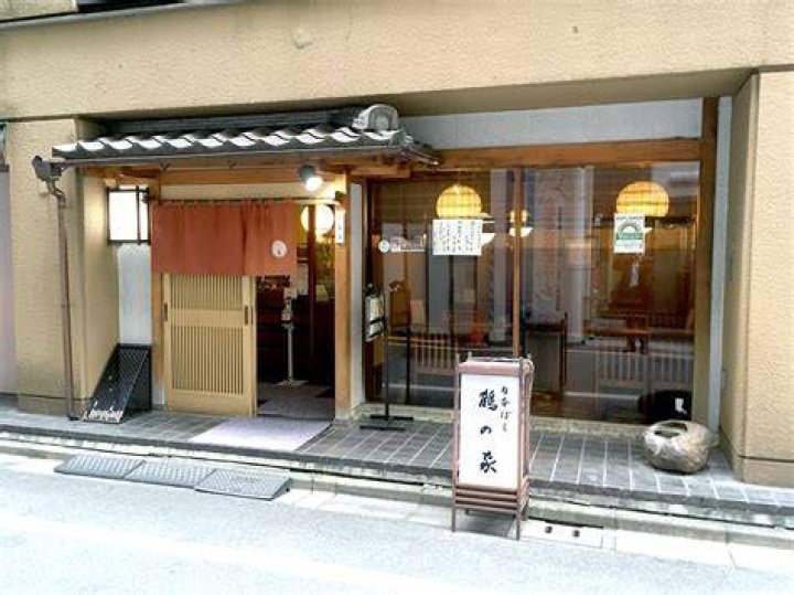 日本橋の老舗が立ち並ぶ風景